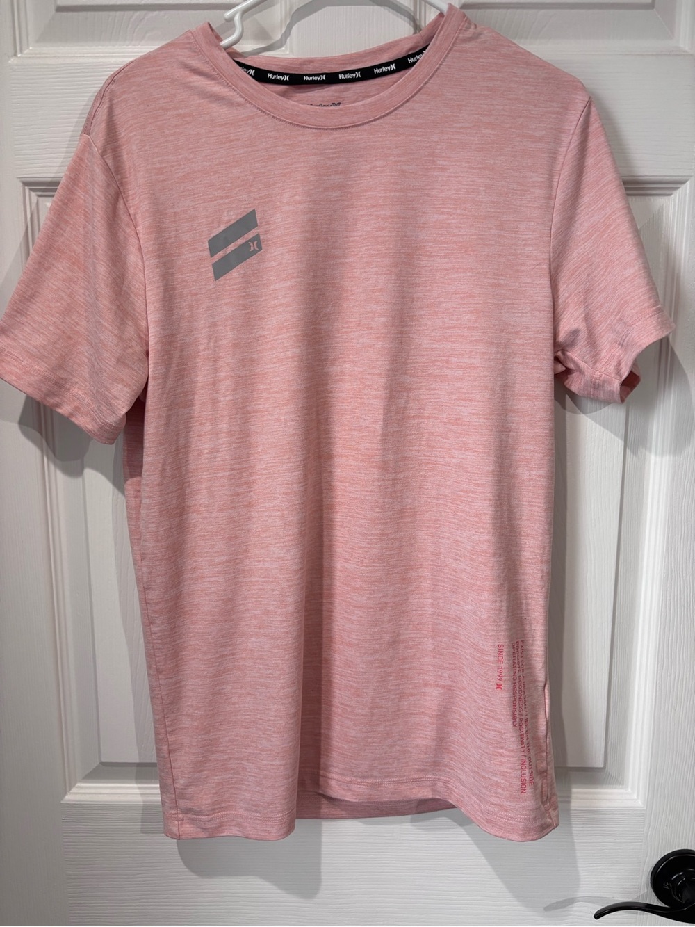 Hurley Dri-Fit Men’s T Shirt Small Orange Peach Soft Stretch Logo Surf Short Slv